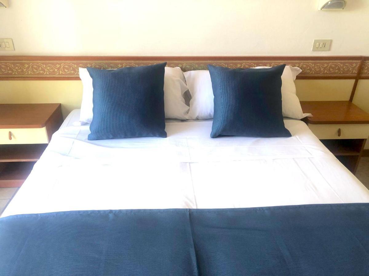 Hotel B&B Des Bains Milano Marittima Bagian luar foto