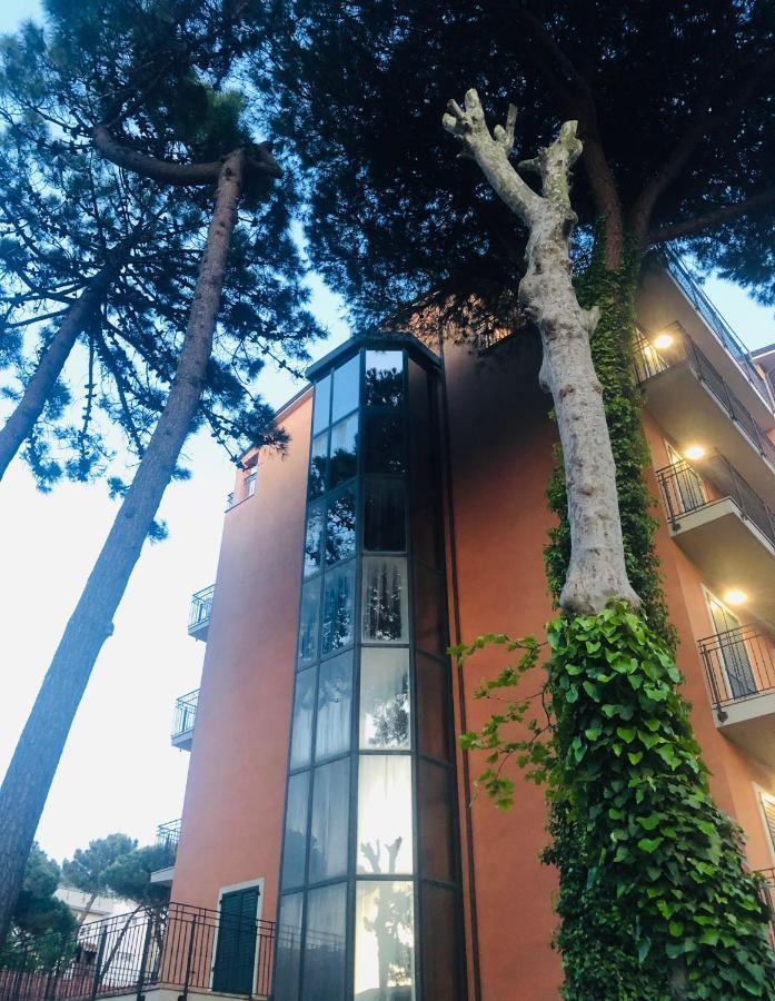 Hotel B&B Des Bains Milano Marittima Bagian luar foto