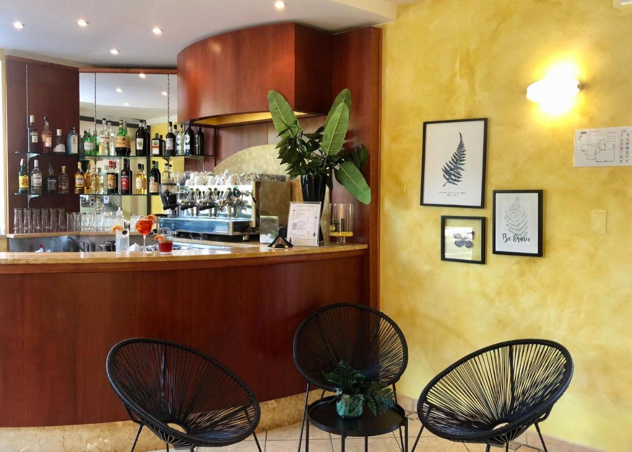 Hotel B&B Des Bains Milano Marittima Bagian luar foto