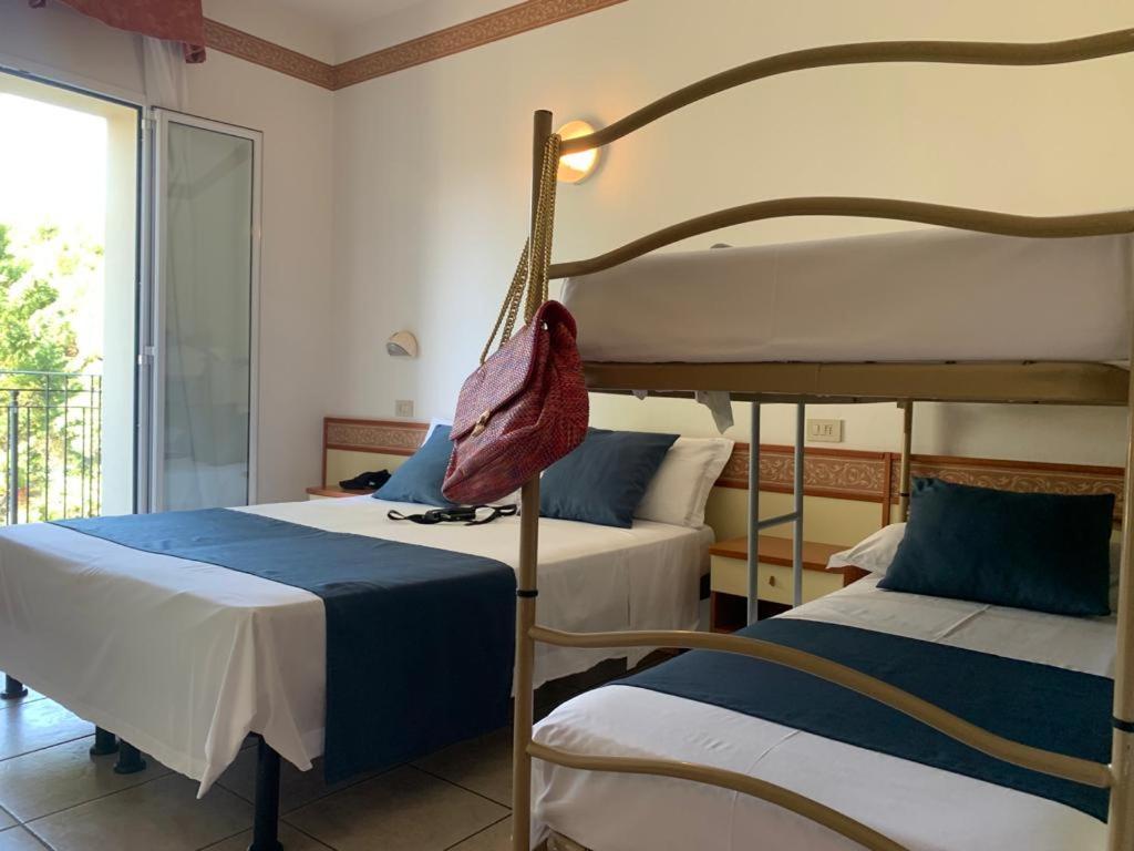 Hotel B&B Des Bains Milano Marittima Bagian luar foto