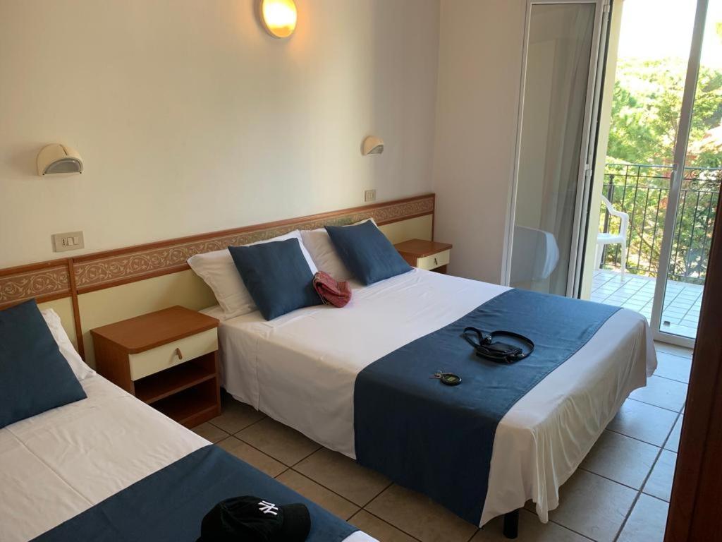 Hotel B&B Des Bains Milano Marittima Bagian luar foto