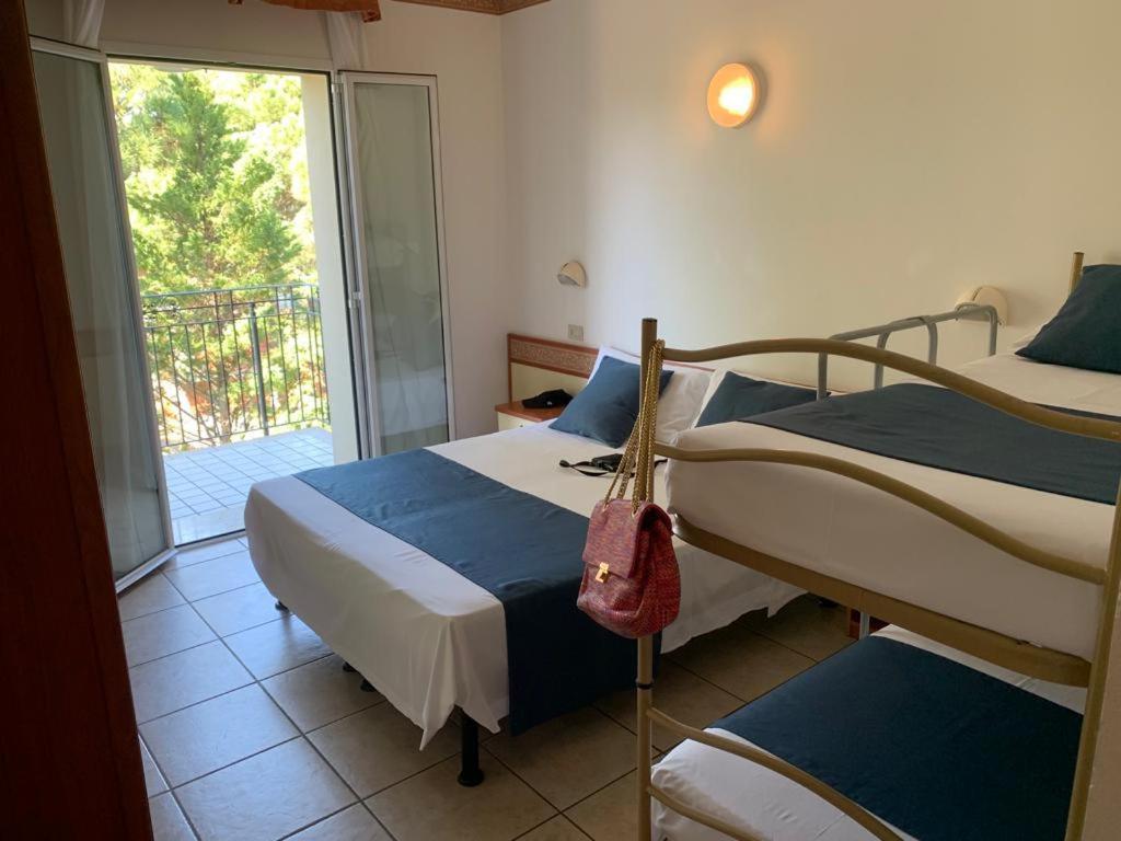 Hotel B&B Des Bains Milano Marittima Bagian luar foto