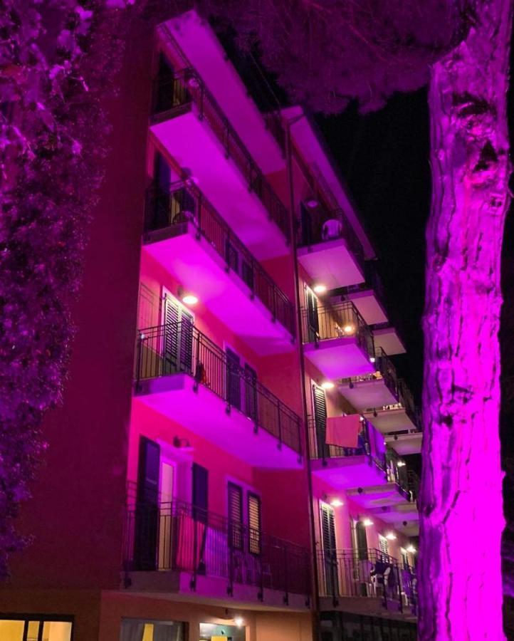 Hotel B&B Des Bains Milano Marittima Bagian luar foto