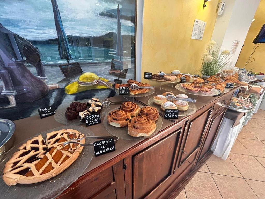 Hotel B&B Des Bains Milano Marittima Bagian luar foto